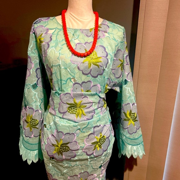 VTG African Nigeria Iro and Buba Womens Lace Set And Headtie - Picture 1 of 9